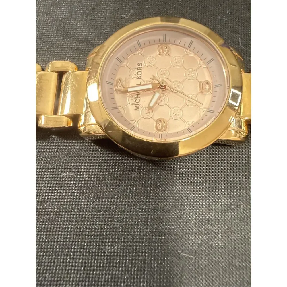 Michael Kors up auction